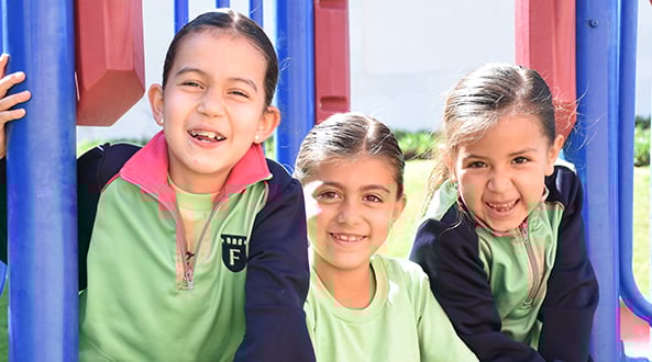 primaria-bilingue-para-ninas-thumb-tripulantes