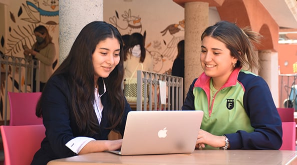 secundaria-bilingue-para-ninas-img-teen-talk