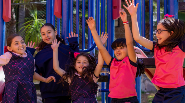 primaria-bilingue-para-ninas-tripulantes-espacio