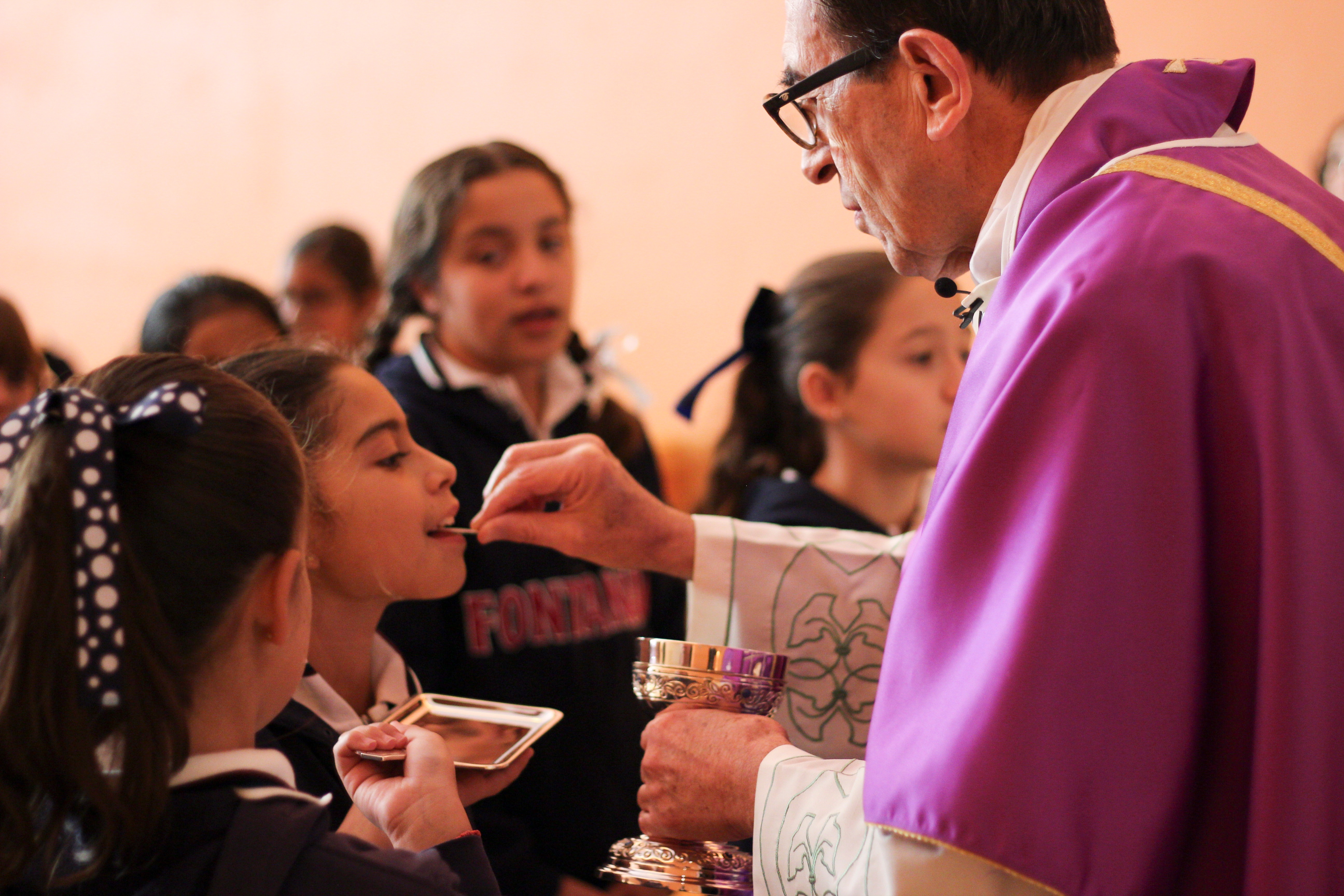 ventajas-de-ir-en-un-colegio-con-una-formacion-cristiana-1